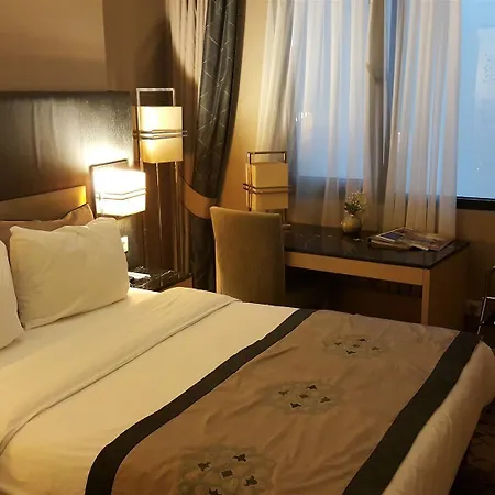 ホテル ダークヒル 4*