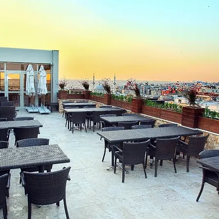 מלון Darkhill 4*