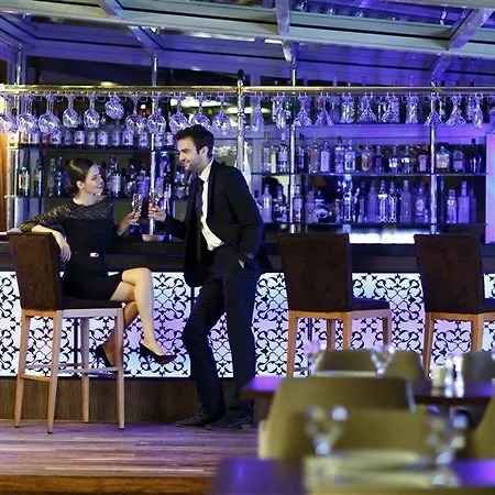 Отель Darkhill 4*